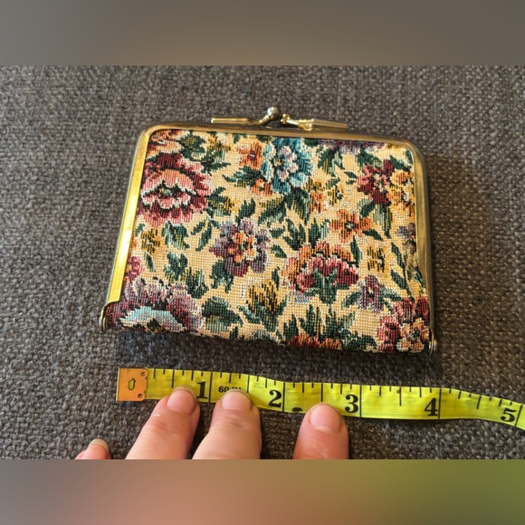 Vintage Floral Needle & Pin Holder Case • Cottagecore Classic Sewing Collectible - Picture 9 of 10